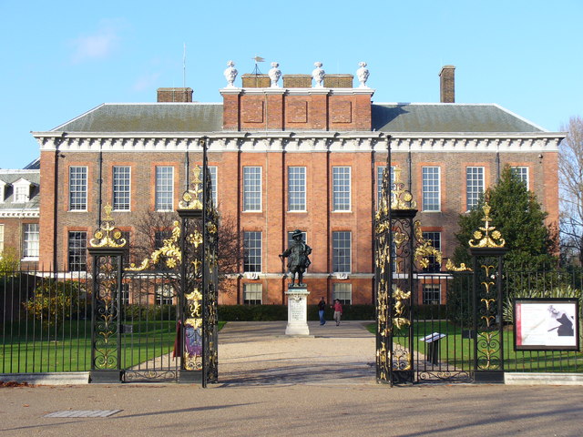 Kensington Palace & Afternoon Tea 